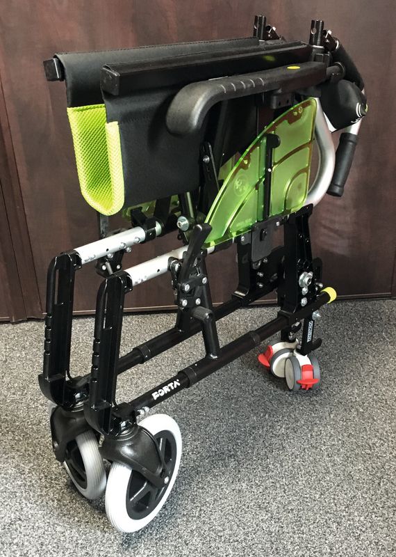 Fauteuil roulant Giro avec freins tierce-personne – Image 8